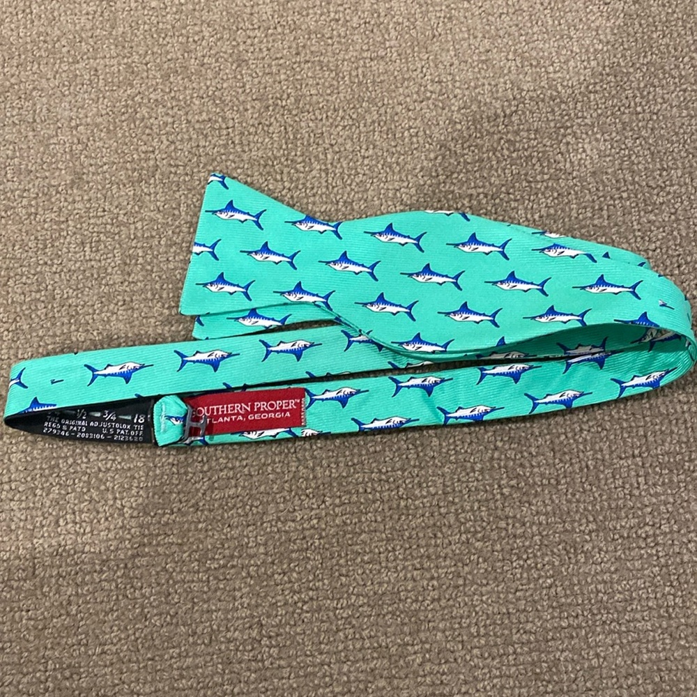 Southern Proper Marlin bow tie